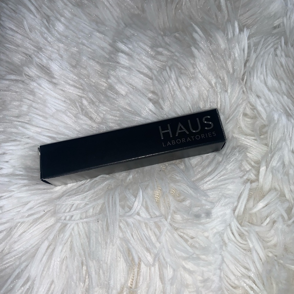 Liquid eyeshadow